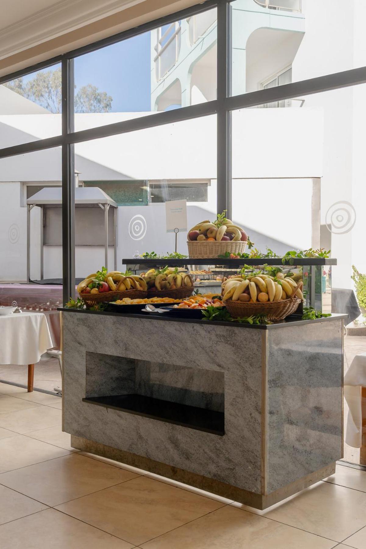 Tui Suneo Kenzi Europa Agadir Zewnętrze zdjęcie A buffet at a hotel
