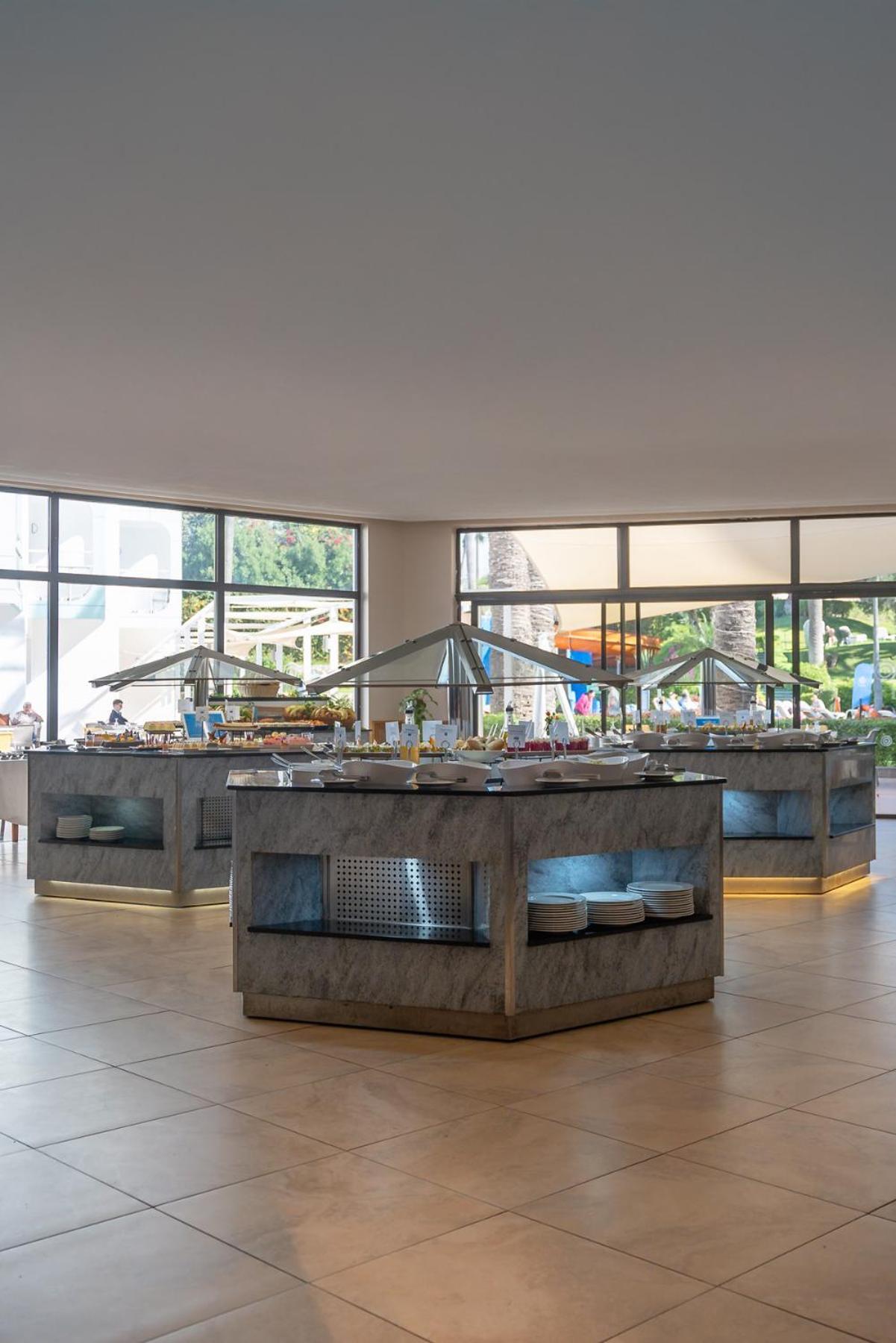 Tui Suneo Kenzi Europa Agadir Zewnętrze zdjęcie A buffet at a hotel